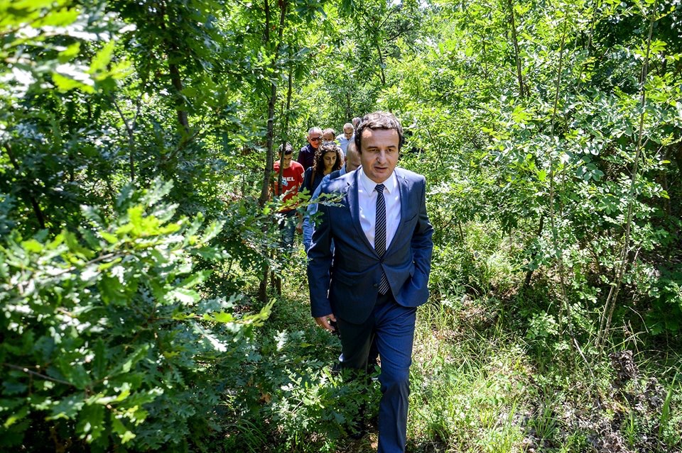Albin Kurti kërkon zgjedhje menjëherë, kritikon PSD-në dhe AKR-në
