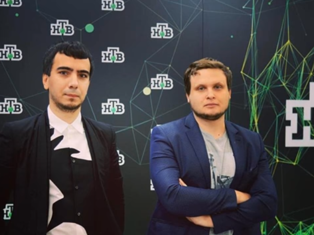 Historia e komedianëve rusë që po trazojnë liderët botëror me telefonatat e tyre