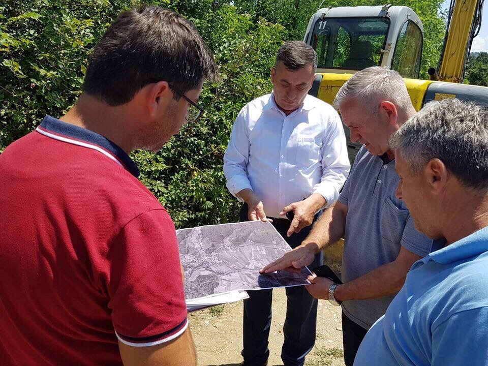 Njihuni me kryetarin që punon edhe vikendeve