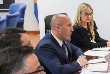 Këshilltarja me fjalë të mëdha për Haradinajn: E pashë teksa u acarua kur ia përmendën ndarjen e Kosovës