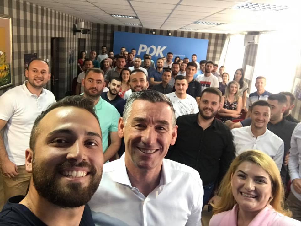 Veseli takon rininë: Kjo është porosia për ta