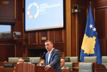 Veseli – deputetëve: Mos u fokusoni në diskutime, të nxirret diçka nga kjo seancë