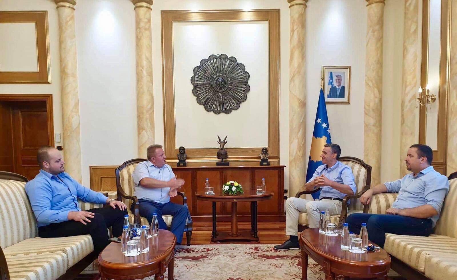 A po i bashkohet Hysen Berisha Kadri Veselit ?