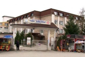 Spitali i Gjakovës pezullon operacionet për një javë