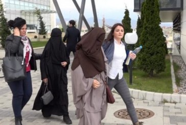 Lirohen nga arresti shtëpiak 4 gra të kthyera nga Siria