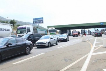 Bashkëtadhetarët po vijnë, ja sa kohë po presin në pikat kufitare!