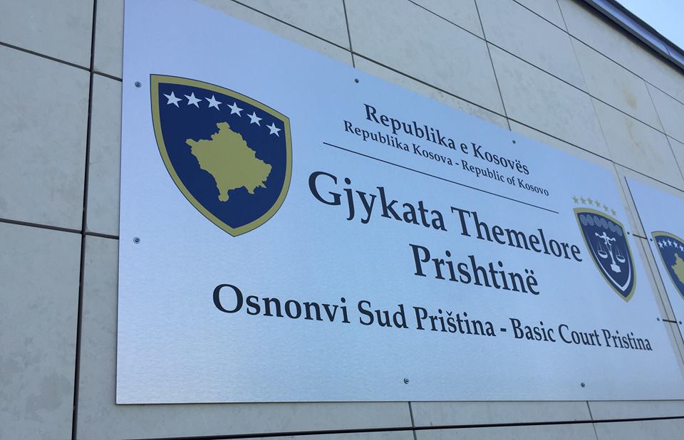 E shfrytëzuan për shërbime seksuale të miturën, një muaj paraburgim për dy persona