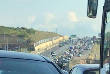 Aksident trafiku në Veternik, përfshihen një autobus dhe dy vetura