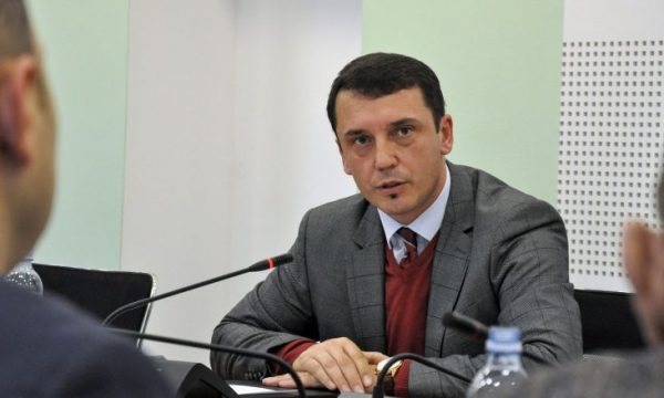 Gashi i PDK’së: Partitë që po na qesin vija të kuqe na lusin për koalicion pas zgjedhjeve
