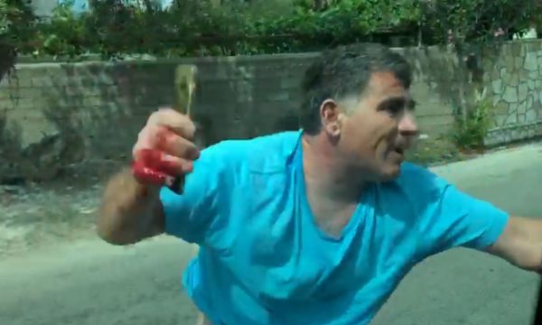 Mihal Kokëdhima shtrohet me urgjencë në spital sapo mësoi se i shembën restorantin