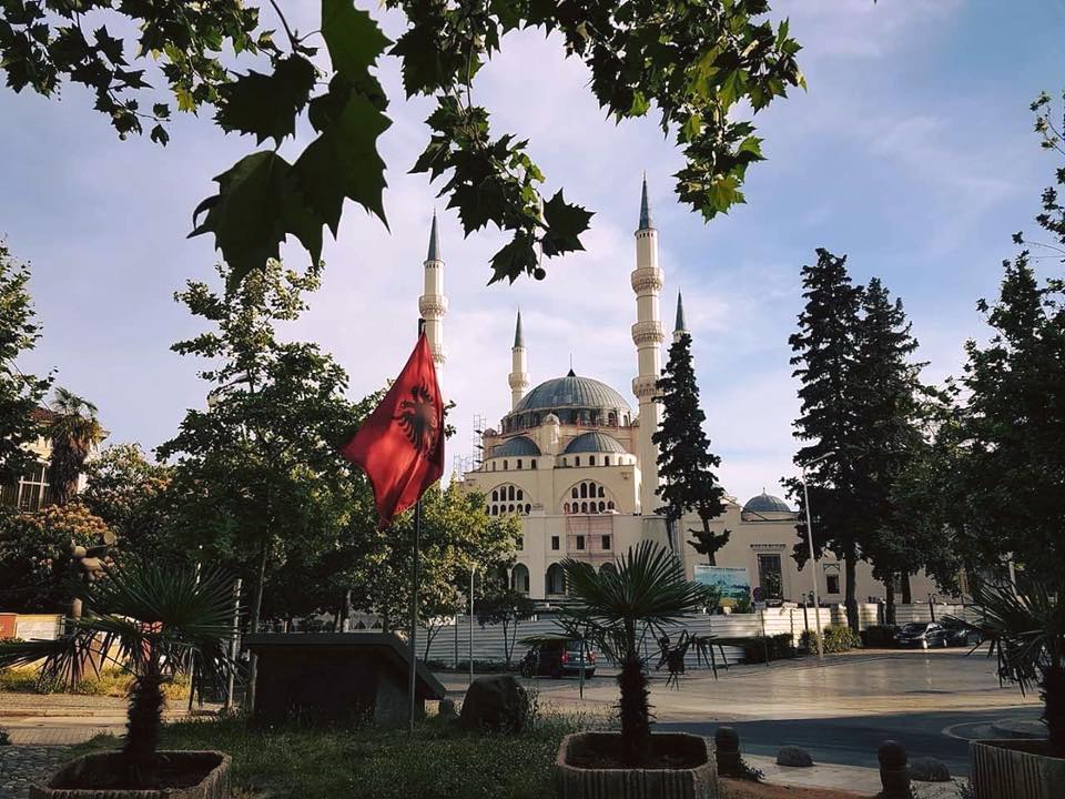 Falet Kurban Bajrami, mesazhe për respektimin e gruas