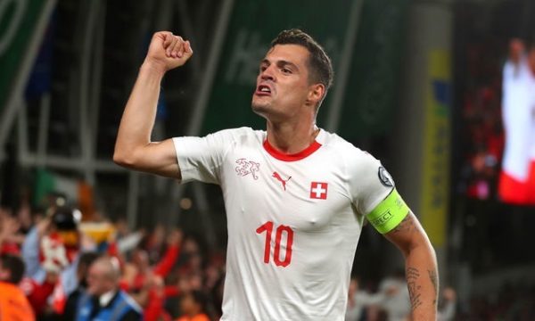 Xhaka, Ajeti dhe Mehmedi startojnë për Zvicrën që kërkon të ndryshojë situatën në Grupin D