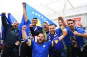 Baneri i “Dardanëve” që nuk u lejua të futej mbrëmë në stadium kishte një mesazh të madh