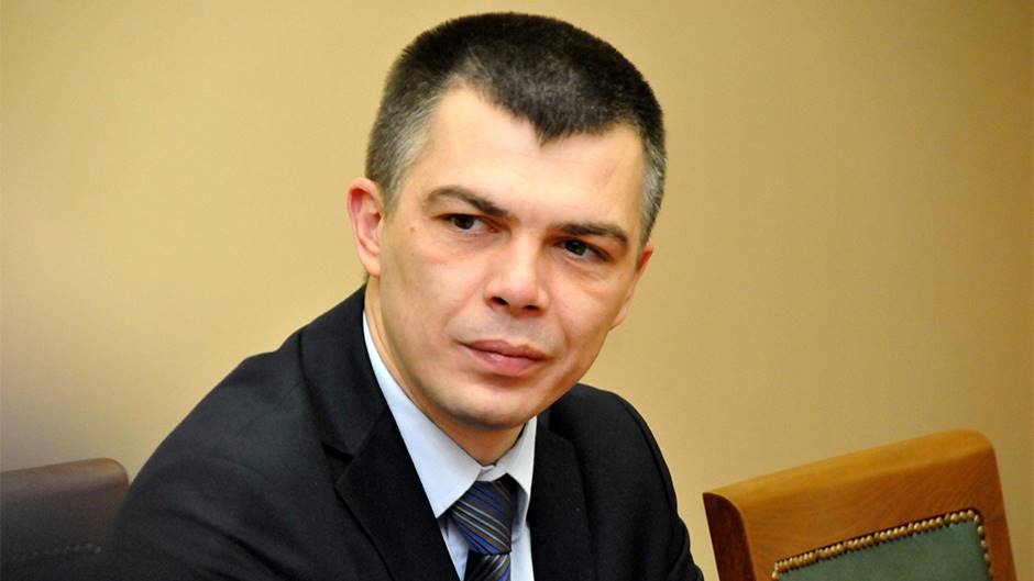 Jabllanoviqi e fut gruan dhe babain në listën për deputetë
