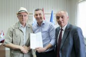 Familja e atdhetarit Mehë Uka i bashkohen Kadri Veselit në PDK