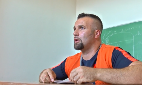 Vrau ushtarin rus, Faton Hajrizi i rikthehet shkollës pas 20 vjetëve