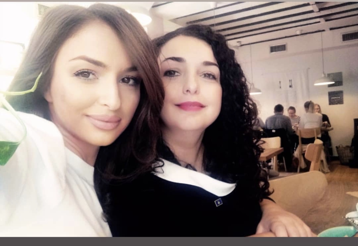 Njihuni me motrën bukuroshe të Vjosa Osmanit (Foto)
