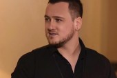 Albatrit Muqiqi publikon këngën “Pasha dy sytë”