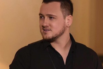 Albatrit Muqiqi publikon këngën “Pasha dy sytë”