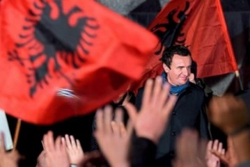 Zyrtarët e qeverisë serbe fillojnë sulmet ndaj Kurtit për shkak të qëndrimit rreth “Zajednicës”