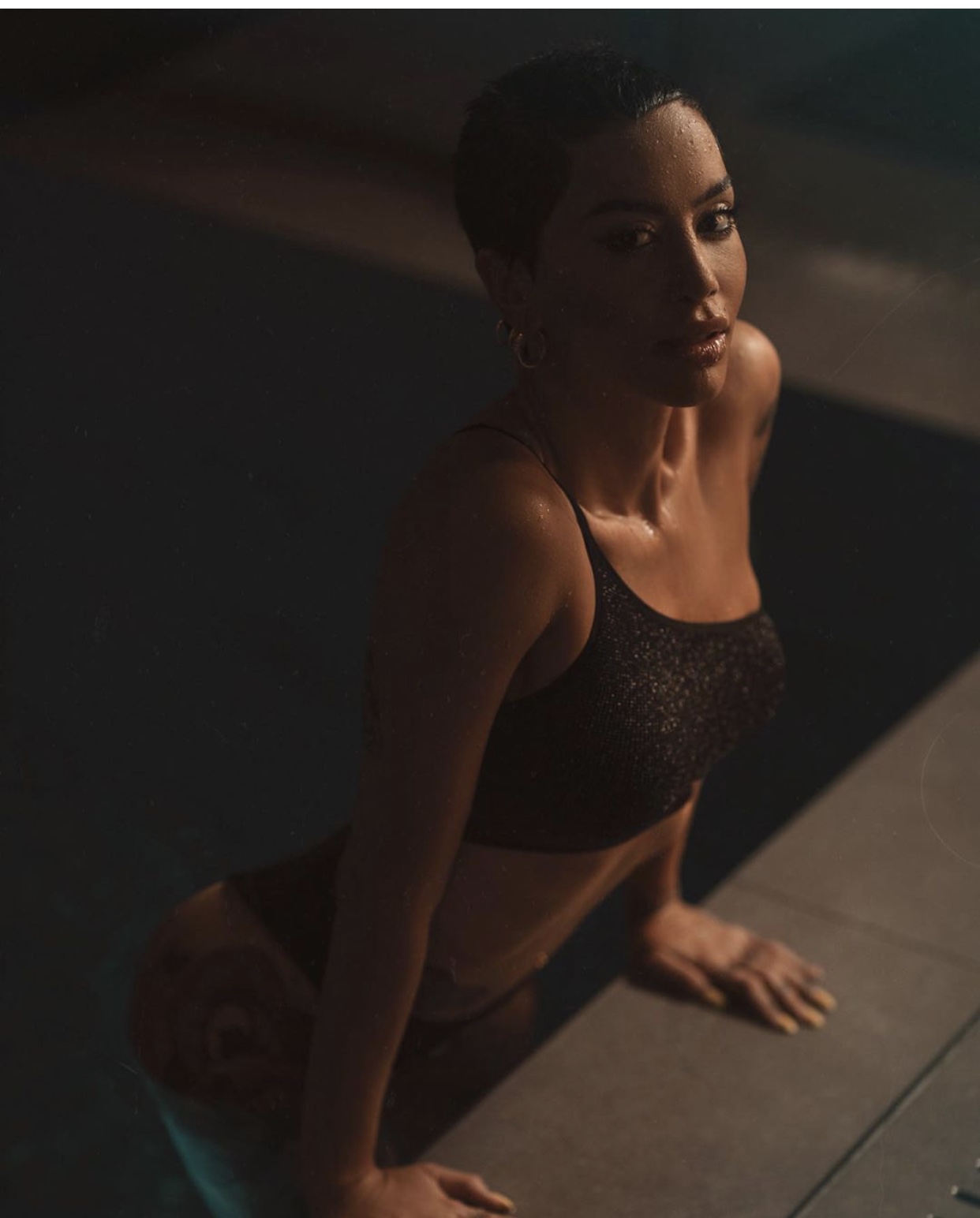 Dafina Zeqiri vjen me dy foto sexi nga pishina