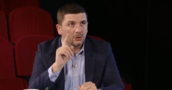 Krasniqi: Papërgjegjshmëri totale e Arben Vitisë që nuk e rriste numrin e testimeve