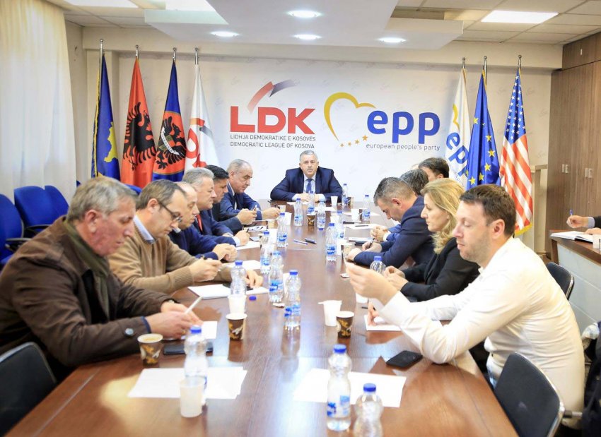 Loja e LDK-së, i do 7 ministri, presidentin dhe kryeparlamentarin