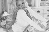 Pamela Anderson publikon foton komplet lakuriq