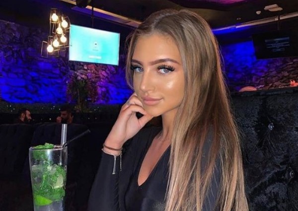Mbajeni frymën: Motra e portierit kosovar e “kallë” Instagramin
