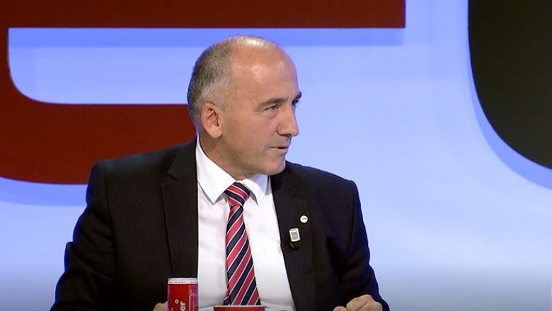 Muhaxheri “godet” Hazirin: Kryeministri i ardhshëm nuk kalon nga zyrat e LDK-së e as nga ato të ambasadave