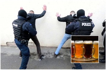 Njihuni me policin e Kosovës i cili u kapë në flagrancë me 40 arka birra