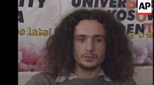 Prezantohen provimet e Kurtit gjatë studimeve, profesorët flasin për të dhe notat 10