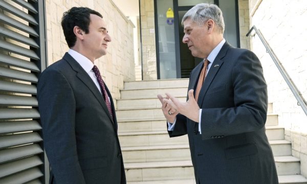 Ambasadori Kosnett ka një porosi të ‘fortë’ për Albin Kurtin