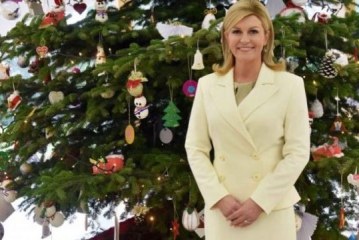 Mediet kroate vërejnë detajin befasues në foton e Kolinda Grabar-Kitaroviq për festat e fundvitit