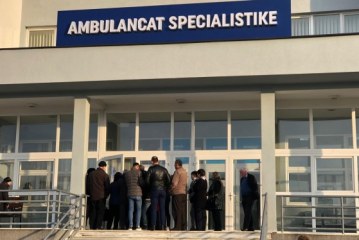 QKUK futet në grevë, qytetarët kthehen prapa pa shërbime shëndetësore