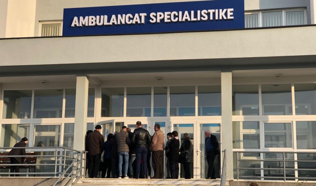 QKUK futet në grevë, qytetarët kthehen prapa pa shërbime shëndetësore