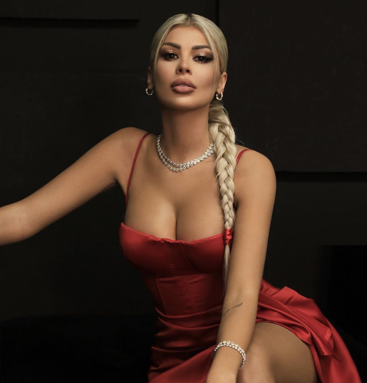 Këto foto ju bojn “prush”, si Lauana nuk është askush