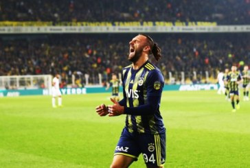 Vedat Muriqi çmendë Turqinë, i pari në çdo lojë