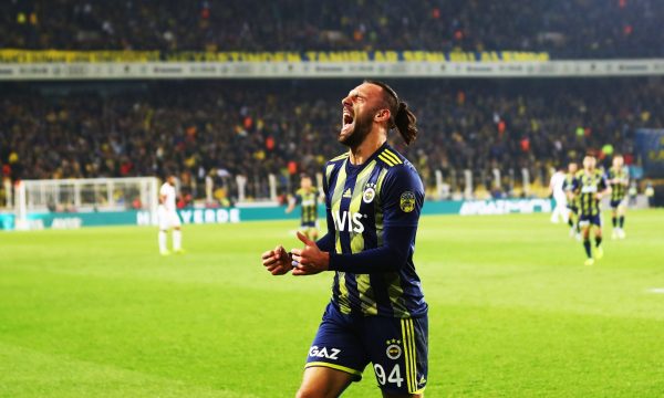 Vedat Muriqi çmendë Turqinë, i pari në çdo lojë
