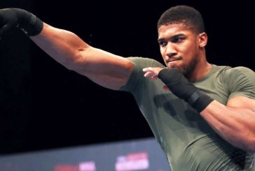 Anthony Joshua kalon natën me gruan e futbollistit të Man Cityt