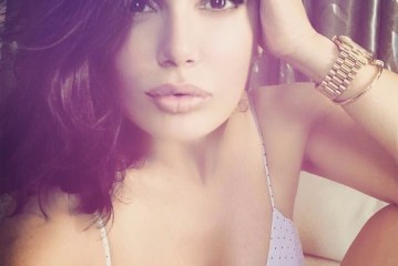 Super mami, super sexi, Alberije Hadergjonaj vjen flakë në bikini