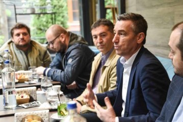 Çfarë po ndodh, Lirak Çelaj akuzon zi e ma zi partinë e tij, PDK-në