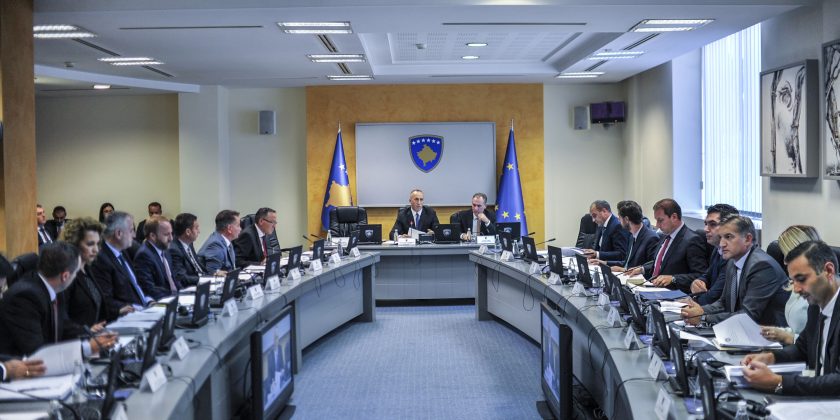 Kosova nis 2020-ën me qeveri në largim