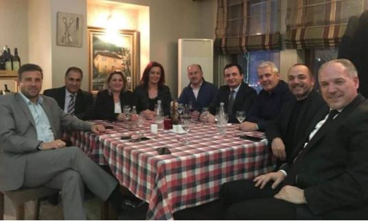 Kurti në takim me deputetët e minoriteteve, a po kërkon aleancë për pushtet ?