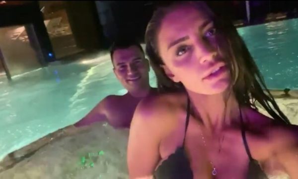 Video e nxehtë e Genta Ismajlit me të dashurin në xhakuzi