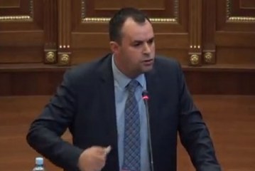 Demaliaj: Kam libra sa krejt deputetët e Vetëvendosjes
