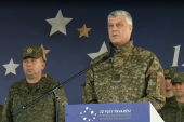 Hashim Thaçi shfaqet me uniformën e Ushtrisë së Kosovës