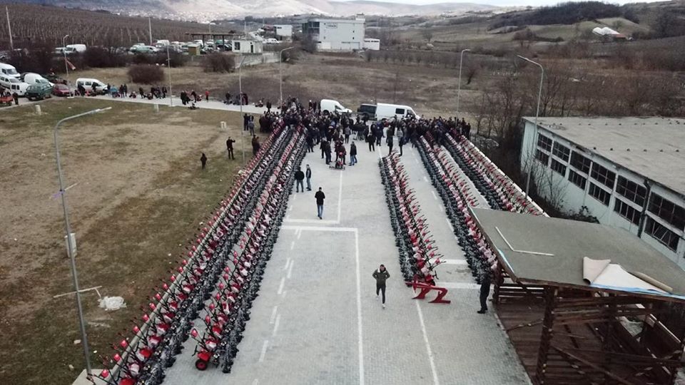 Komuna e Rahovecit shpërndan 301 motokultivatorë për fermerët rahovecianë