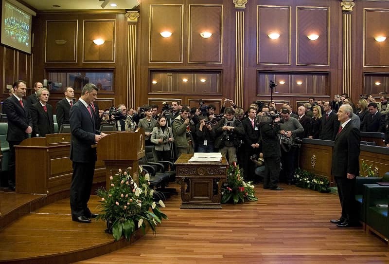 Ky është momenti historik, kur Hashim Thaçi shpall Kosovën shtet të pavarur