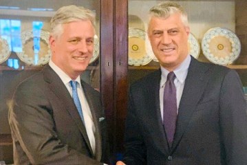 Thaçi takohet me këshilltarin e Trump